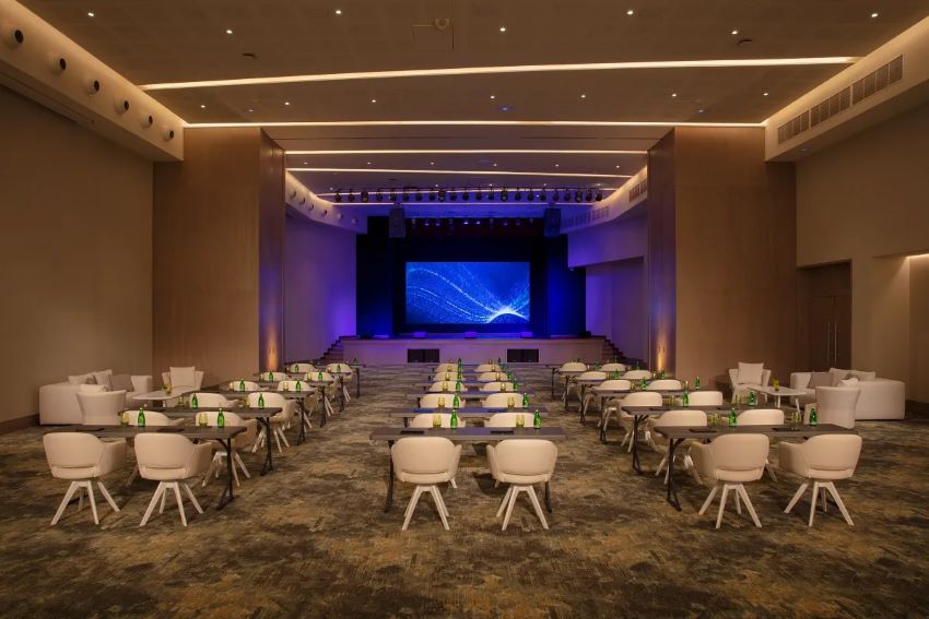 breathless cancun soul meeting and event space