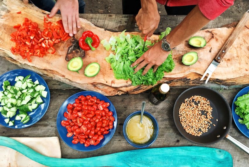 people cooking together