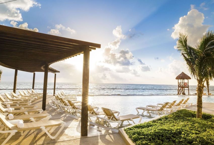 infinity pool at sensira resort riviera maya