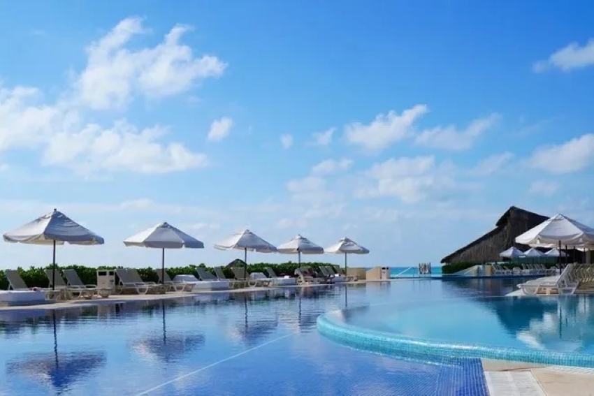 pool at live aqua beach resort cancun