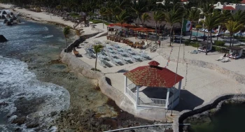 beach area at El Dorado Royale