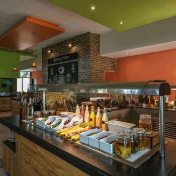 buffet restaurant at El Dorado Royale