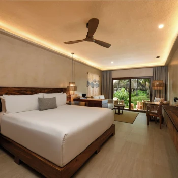 junior suite at El Dorado Royale