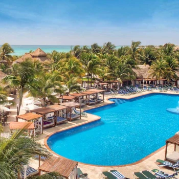 pool at El Dorado Royale