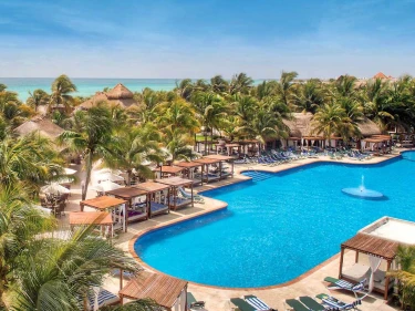 pool at El Dorado Royale