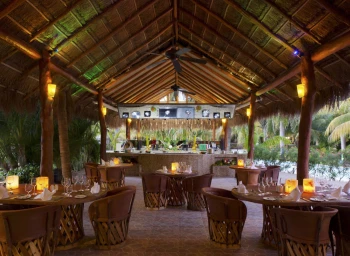 restaurant at El Dorado Royale