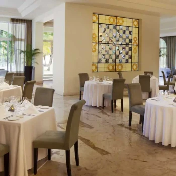 restaurant at El Dorado Royale