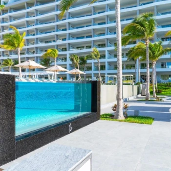 resort grounds and pool at Garza Blanca Resort & Spa Cancun