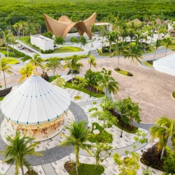 tierra luna forum at garza blanca cancun