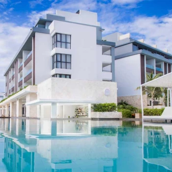 pool at majestic elegance costa mujeres