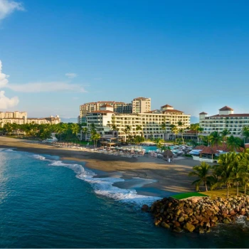 exterior of Marriott Puerto Vallarta