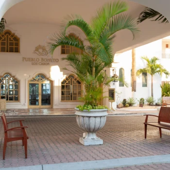 entrance to pueblo bonito los cabos